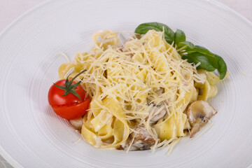 Italian pasta Linguini with mushroom