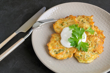 vegetarian healthy zucchini pancakes