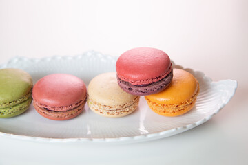 ベリーやピスタチオのおしゃれなマカロン