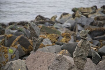 Balancing rocks on the beach