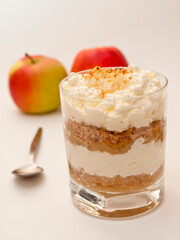 Tilslørte bondepiker - Norwegian dessert with apples and whipped cream