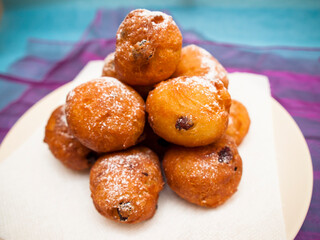 Fritole - Italian doughnuts with raisins