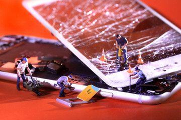 Construction Miniatures Fixing and Repairing a Cracked Broken iPhone