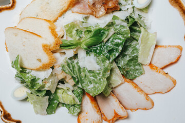salad with chicken and vegetables