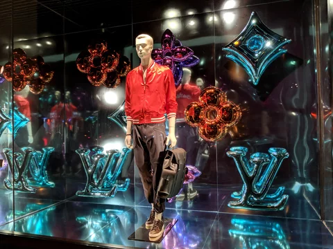 Louis Vuitton & Jeff Koons Window Display- Build by Acierta