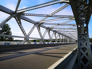 Bridge over the Narew river, Podlasie, Polska © Wojciech