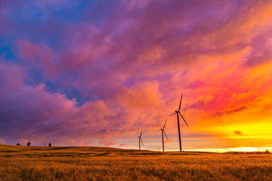 Sky turns colorful and beautiful after storms roll through 