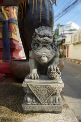 chinese dragon statue