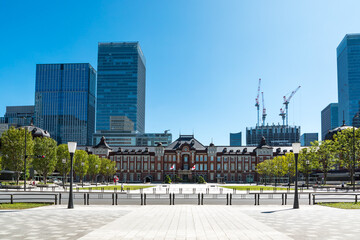 (東京都ｰ都市風景)青空の東京駅風景４