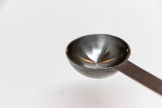 金属製の計量スプーン