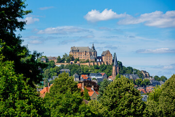 Hessen Stadt Marburg. Blick  auf die Stadt mit Landgrafenschloss