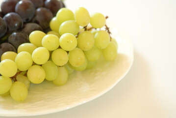 grapes in a bowl