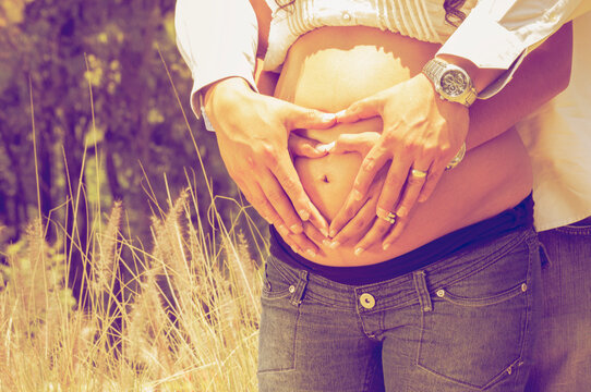 Foto  pareja embarazo