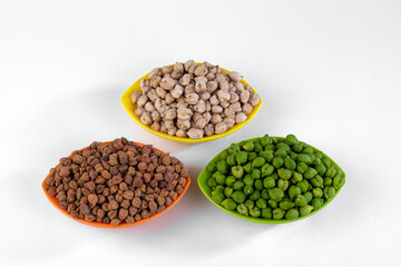 Fresh green Chickpea with dried Chickpea.