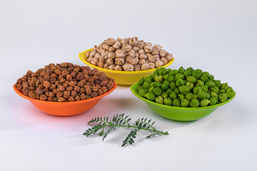 Fresh green Chickpea with dried Chickpea.