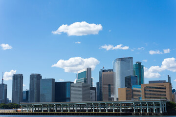 Fototapeta na wymiar 東京　汐留の高層ビル群の風景