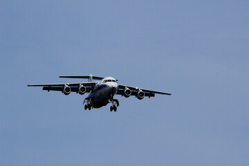 The wing flaps have been opened, the landing gear has also been prepared, the communication is...
