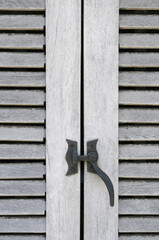 開き雨戸の鍵