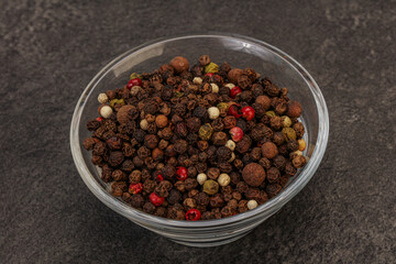 Peppercorn heap in the bowl