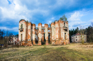 Fototapeta na wymiar Petrovskoe-Alabino Estate - the ruins of an abandoned farmstead at the end of the 18th century, Moscow Region, Russia. 