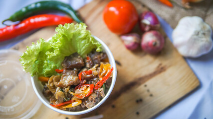 spicy minced meat served in an eco-friendly bowl