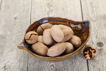 Pecan nuts heap