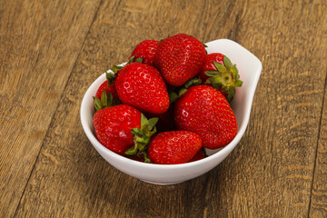 Sweet strawberry in the bowl