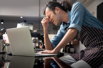 Cafe owner have anxiety with his cafe  continuous negative sales