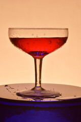 Calice rosso con riflessi