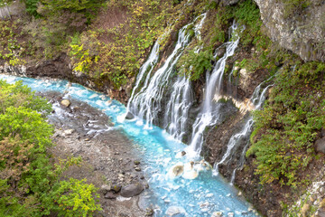 北海道美瑛町の白金温泉にある白ひげの滝