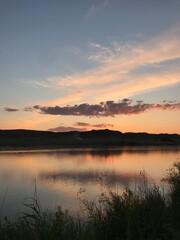 Fototapeta na wymiar sunset over the river.