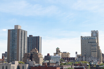 Fototapeta na wymiar Brooklyn Heights Skyline with Skyscrapers and Rooftops in New York City