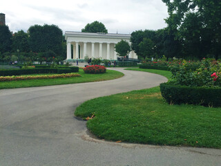 Obraz premium The Volksgarten garden near Hofburg Palace, Vienna Austria