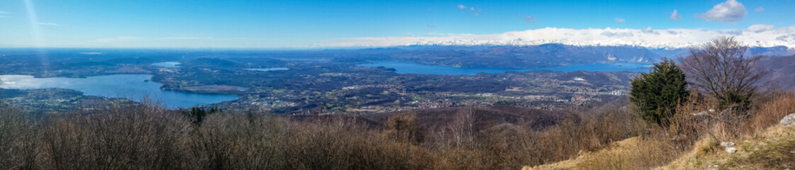 Fototapeta na wymiar wide angle view of the Lake Maggiore and the Alps from Mount Campo dei Fiori
