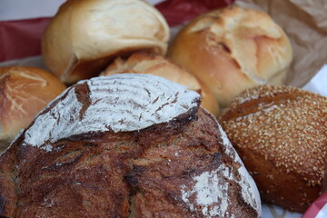 Brot und Brötchen aus biologischer Herstellung sind gesunde Grundnahrungsmittel