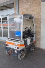 Tug Tow Station Tractor