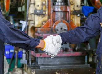 technician shook hands to congratulate him after the beauty was done