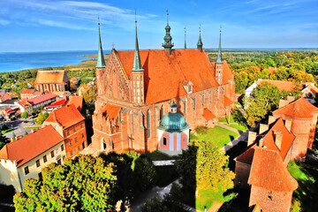 Zespół katedralny na wzgórzu złożony z katedry i obwarowań katedralnych we Fromborku, Polska
