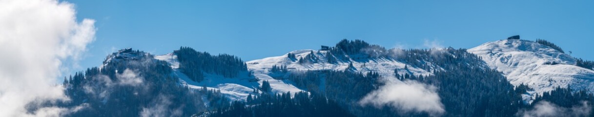 Hahnenkamm Streif Mausefalle Panorama mit ersten Schnee im September