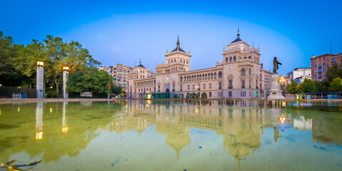 Fototapeta na wymiar Valladolid ciudad historica y monumental de la vieja Europa