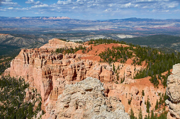 walking the rim of Bryce Canyon on a sunny day