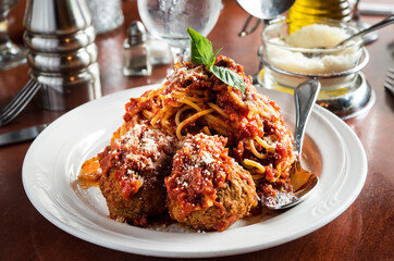 food, meat, meal, dinner, tomato sauce, cuisine, beef, dish, rice, tomato, meatball, pasta, spaghetti, Italian food, meatball's
