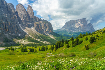 Obraz premium Mountain landscape along the road to Gardena pass, Dolomites