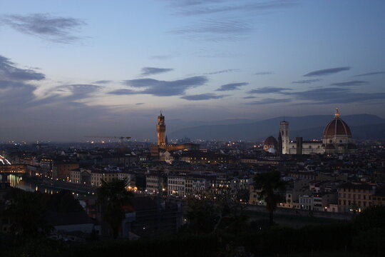 Panorama - Florenz am Abend © lulanawro