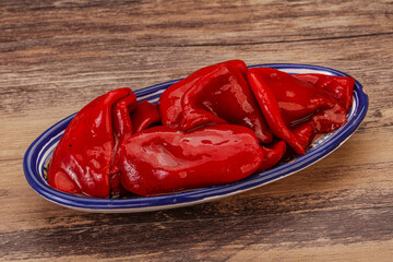 Grilled pepper in the oil