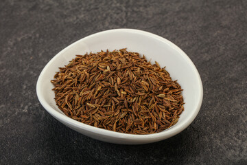 Dry zeera seeds in the bowl