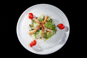 Caesar salad with shrimps 