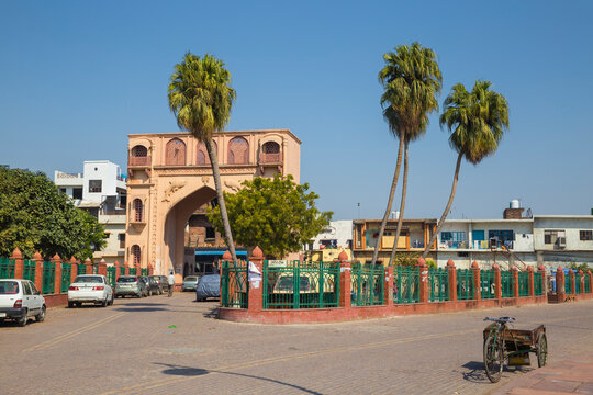 Gate in the old city, Lucknow, Uttar Pradesh, India