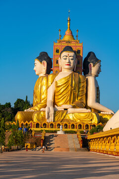 Huge sitting Buddhas, Ko Yin Lay, Pupawadoy Monastery near Ye, Mon state