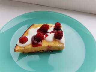 cheesecake with berries